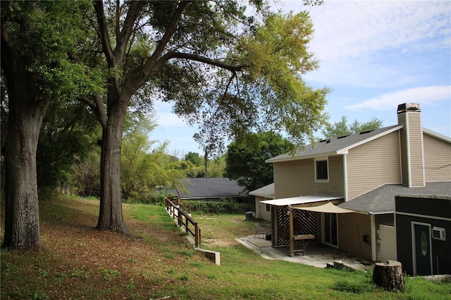 view of yard featuring a patio