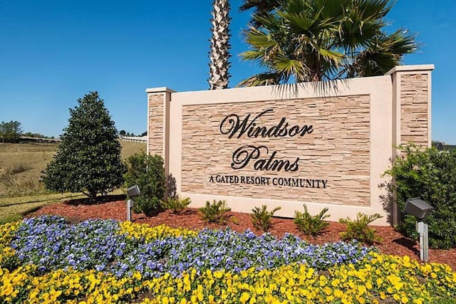 view of community / neighborhood sign