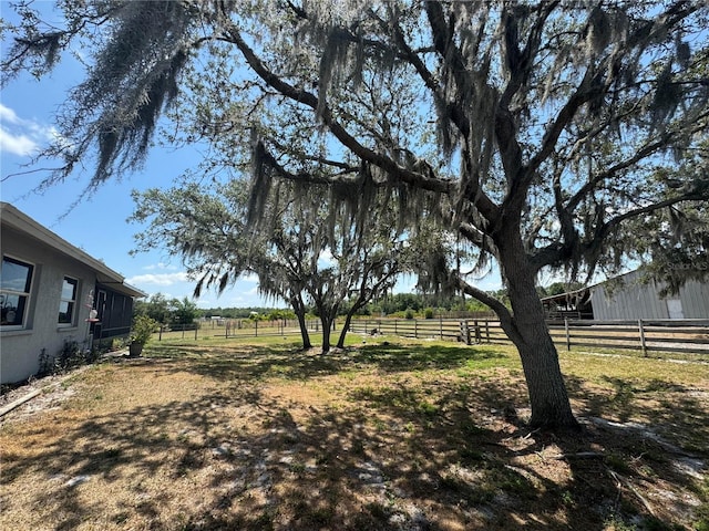 view of yard featuring a rural view