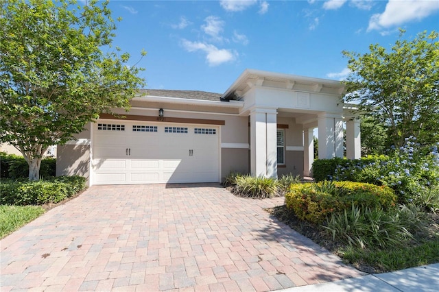 view of front facade with a garage