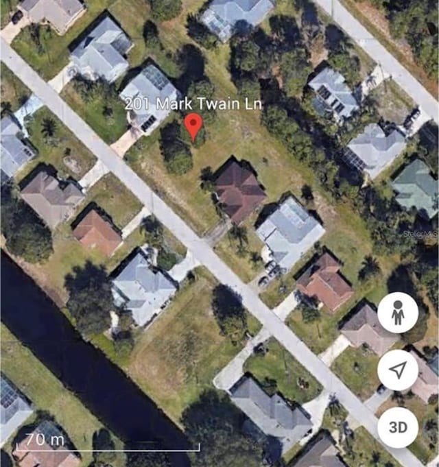 Listing photo 3 for 201 Mark Twain Ln, Rotonda West FL 33947