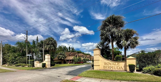 view of community / neighborhood sign