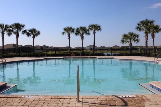 view of swimming pool