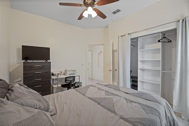 bedroom with ceiling fan