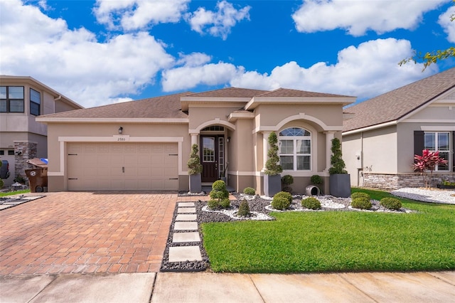 view of front facade with a garage