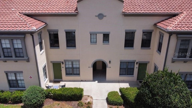 view of mediterranean / spanish-style house