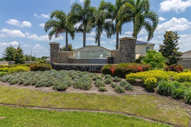 view of community / neighborhood sign