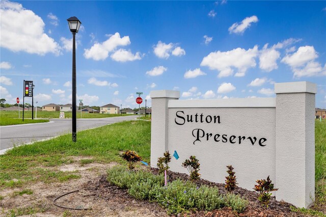 view of community / neighborhood sign