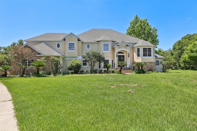 view of front of house featuring a front lawn