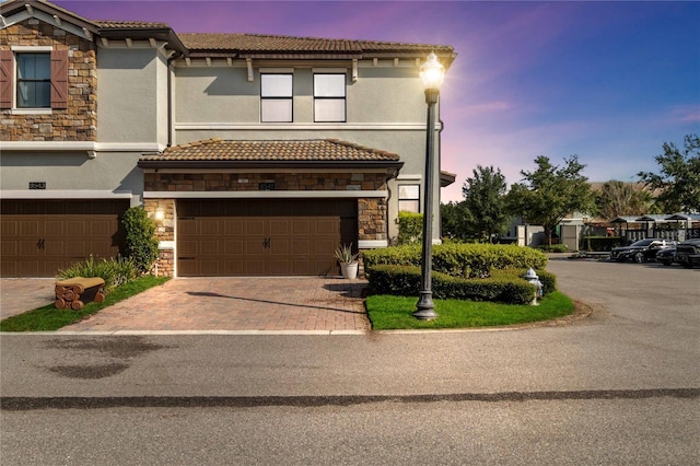 view of front facade with a garage