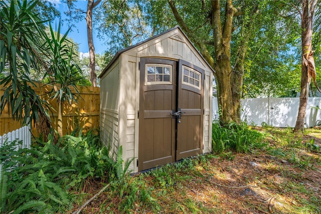 view of outbuilding