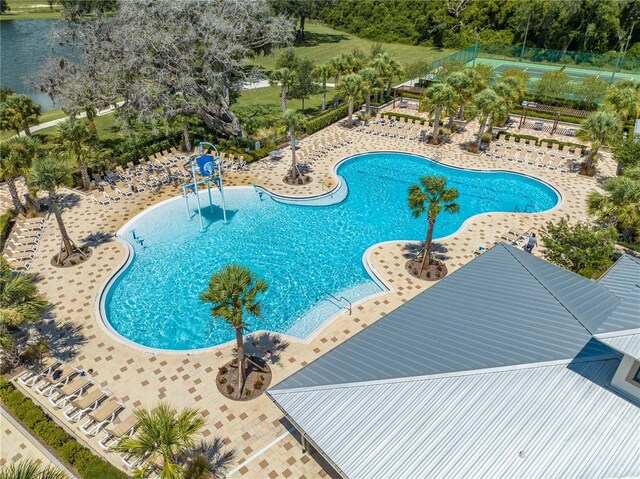 view of swimming pool