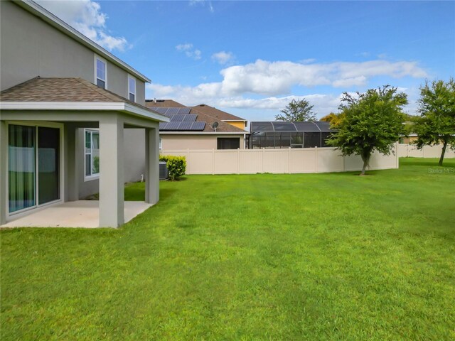 view of yard with a patio