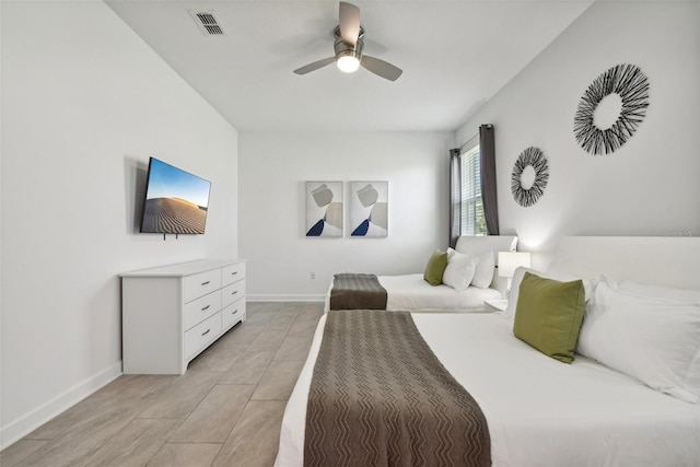 bedroom with ceiling fan