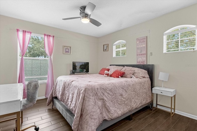 bedroom with ceiling fan