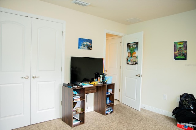 office area with light colored carpet