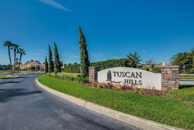 view of community / neighborhood sign