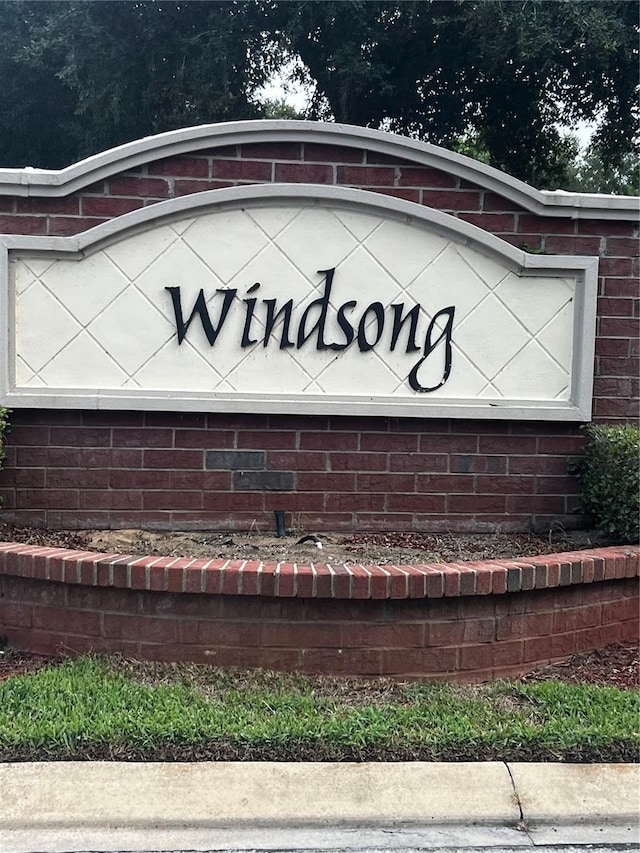 view of community / neighborhood sign