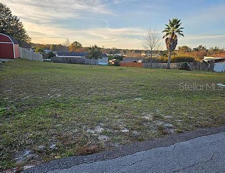 Listing photo 2 for 14052 SE 63rd Ter, Summerfield FL 34491