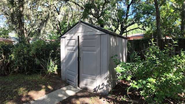 view of outbuilding