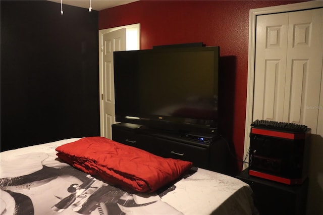 bedroom featuring a closet