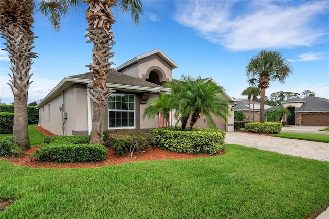 view of front of house with a front lawn