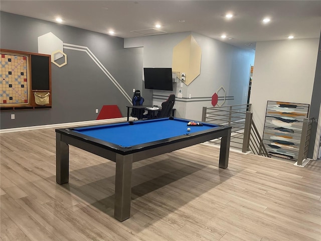 playroom featuring pool table and light hardwood / wood-style flooring