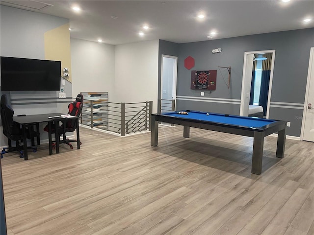 playroom featuring light hardwood / wood-style flooring and billiards