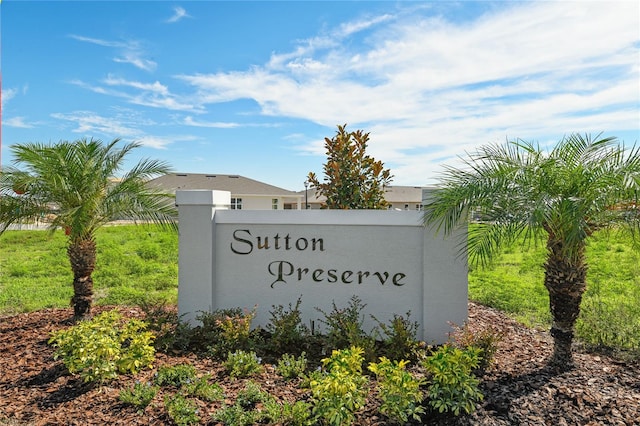 view of community / neighborhood sign