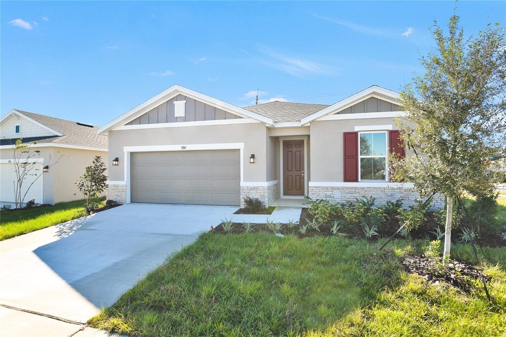view of front of house with a garage