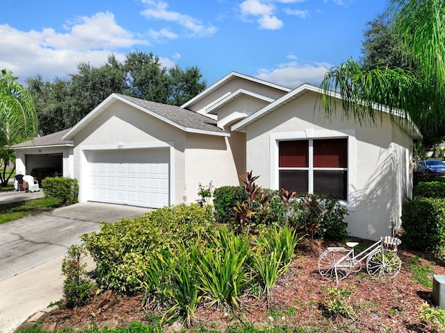 view of front facade featuring a garage