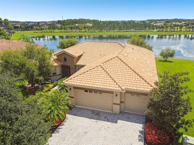 bird's eye view with a water view