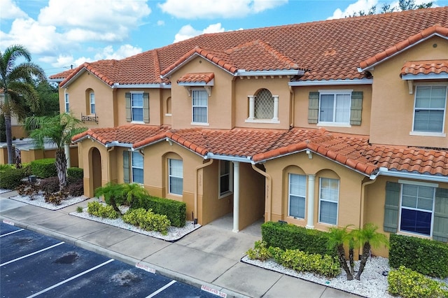 view of mediterranean / spanish-style home