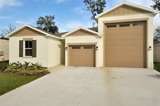 view of front facade with a garage