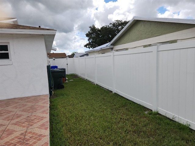 view of yard with a patio area