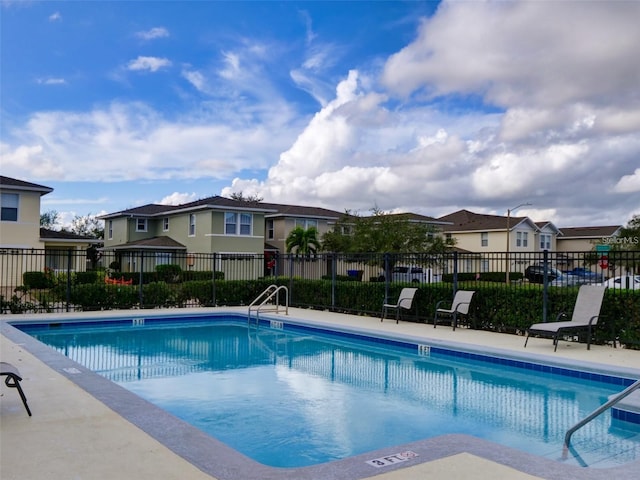 view of swimming pool