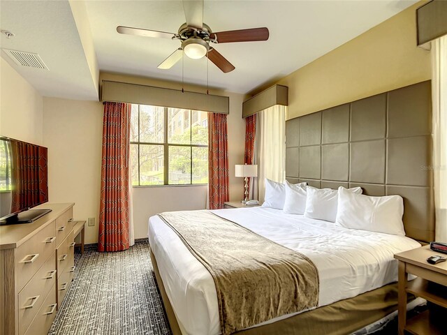 bedroom featuring ceiling fan