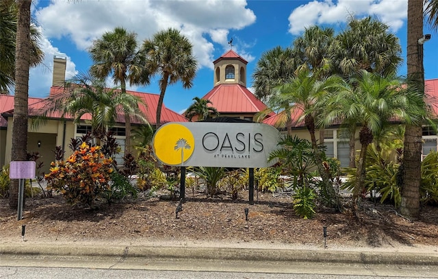 view of community / neighborhood sign