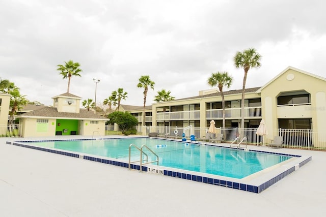 view of swimming pool