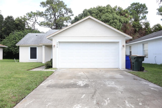 ranch-style home featuring a front lawn