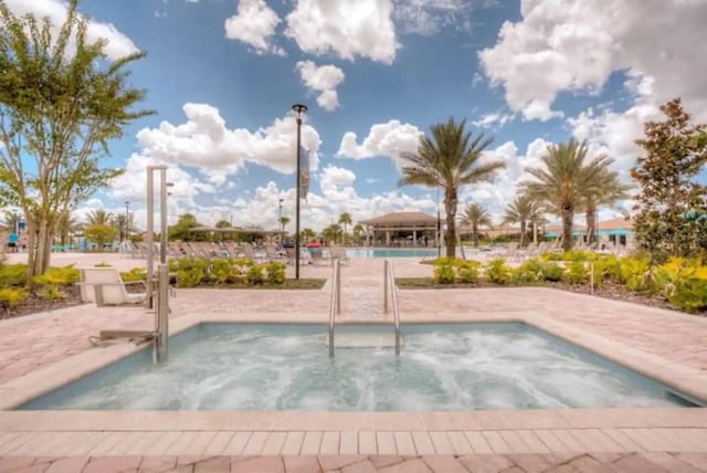 view of swimming pool