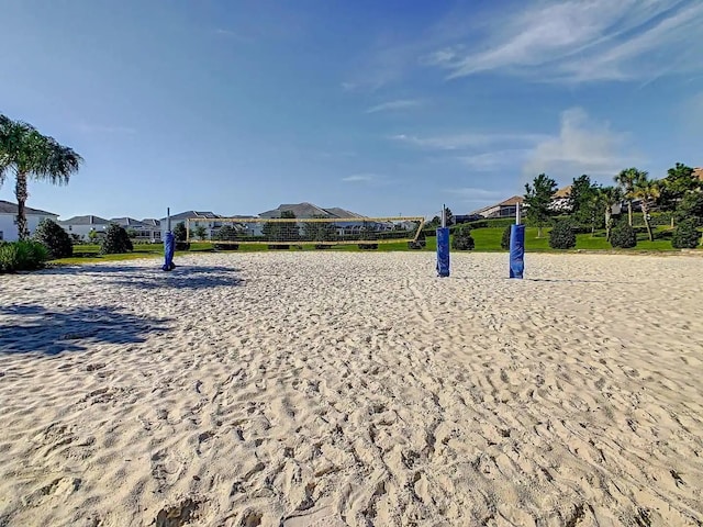 surrounding community with volleyball court