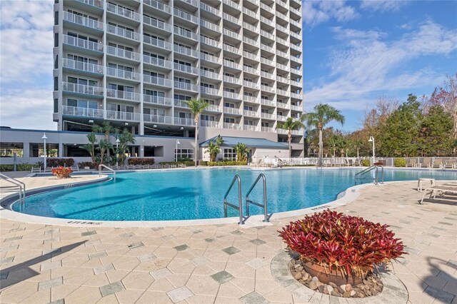 view of swimming pool