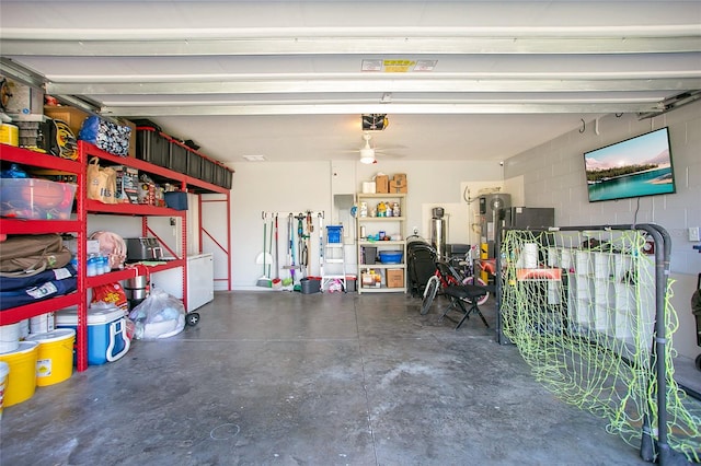 garage with ceiling fan