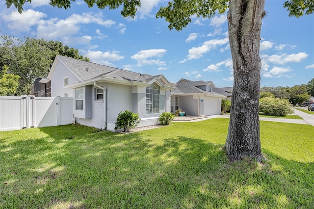 view of front of home with a front lawn