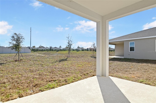 view of yard featuring a patio