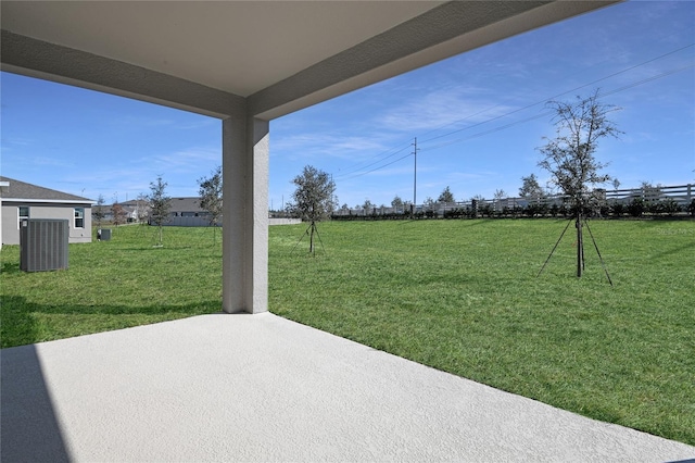 view of yard with a patio area