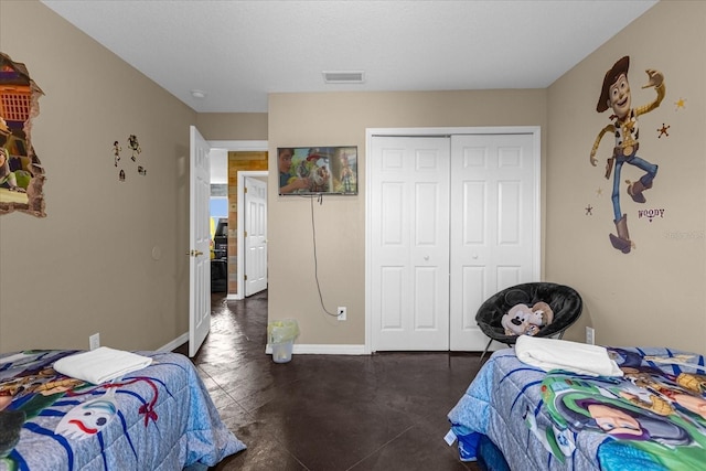 bedroom with a closet