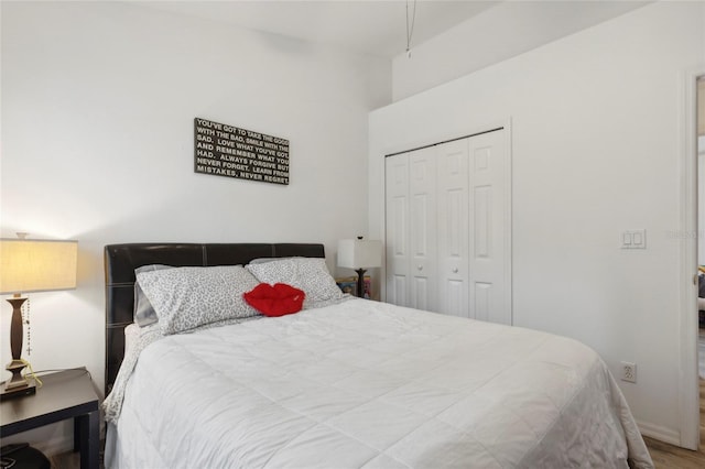 bedroom with a closet