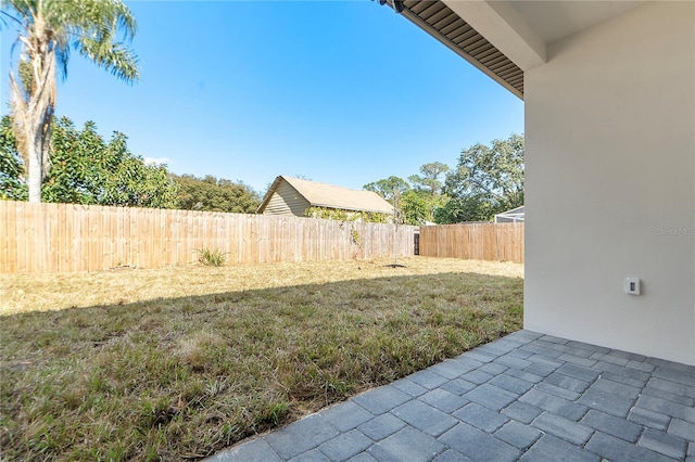 view of yard featuring a patio